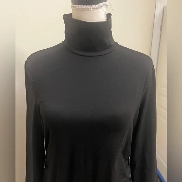 Black Fitted Maternity Dress - Picture 3 of 3